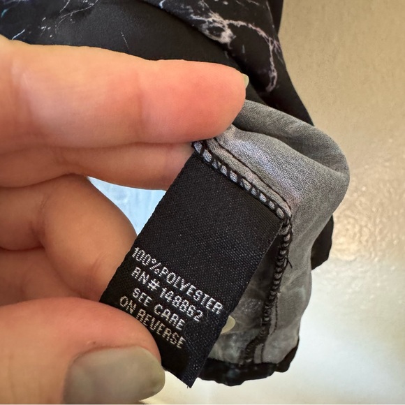 Torrid | Printed Abbey Button Back Blouse - Picture 6 of 7